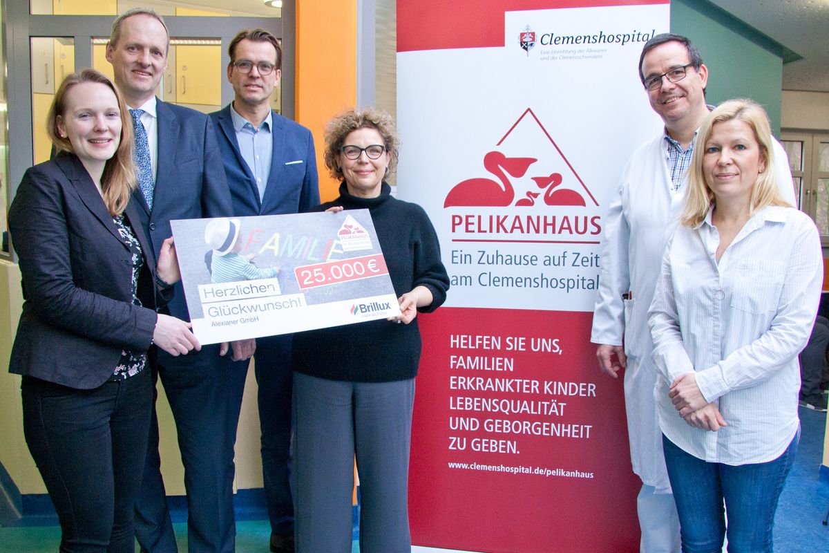 Brillux übergibt 25.000 Euro Für Das "Pelikanhaus" An Die Klinik Für ...